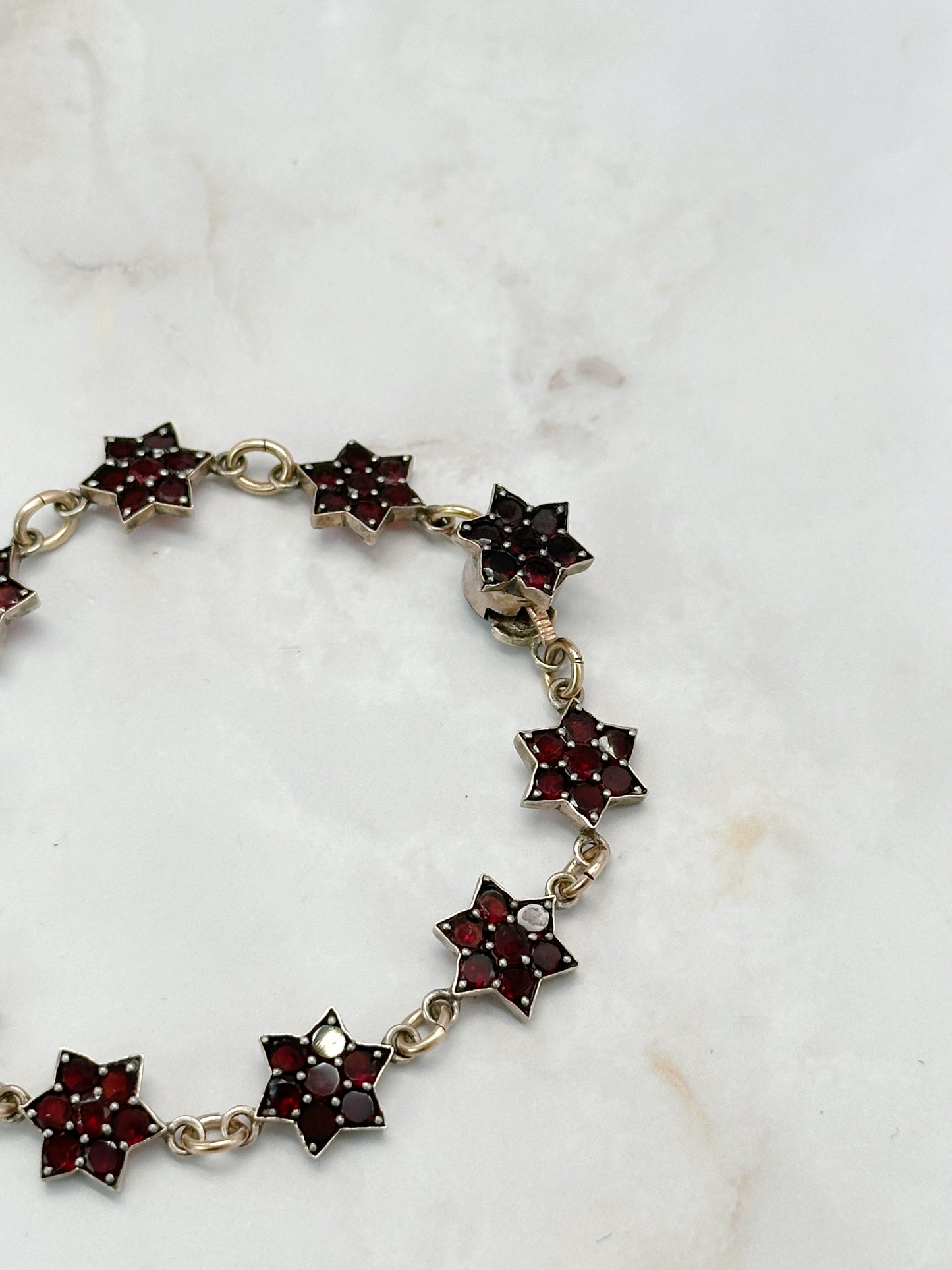 Armband Böhmischer Granat Sterne
