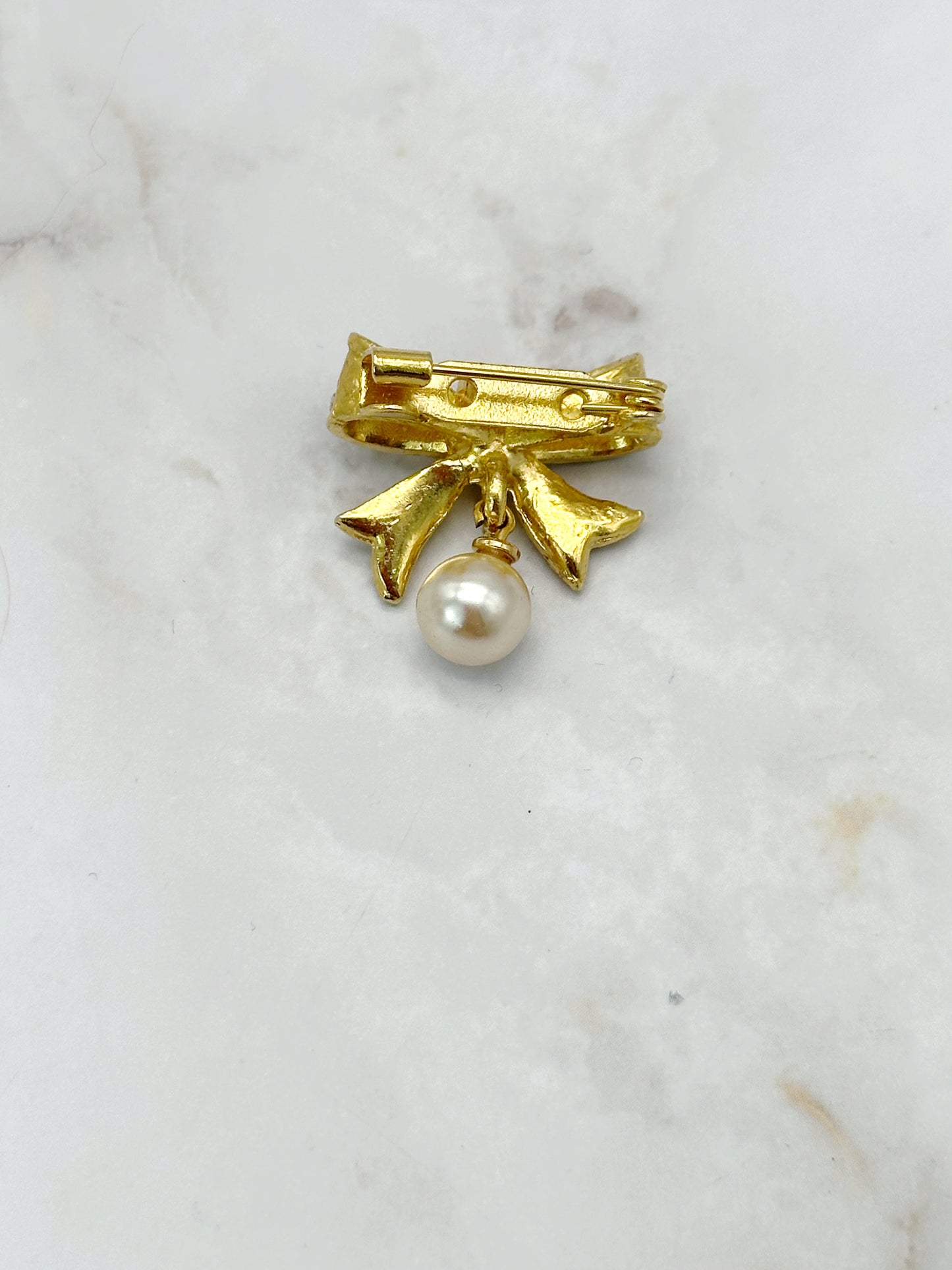 Vintage Maschenbrosche mit Strass und Perlen