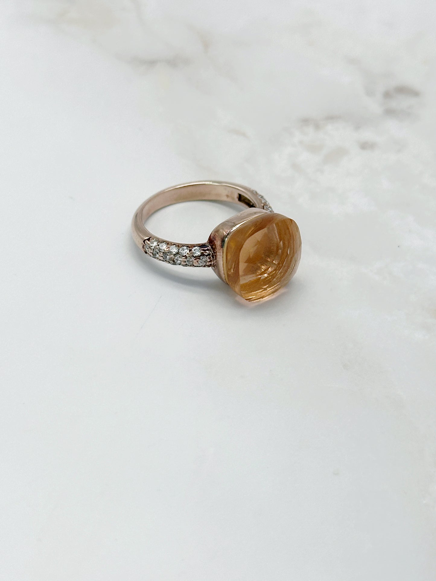 Statement Ring Rosévergoldet Pfirsichfarbener Stein