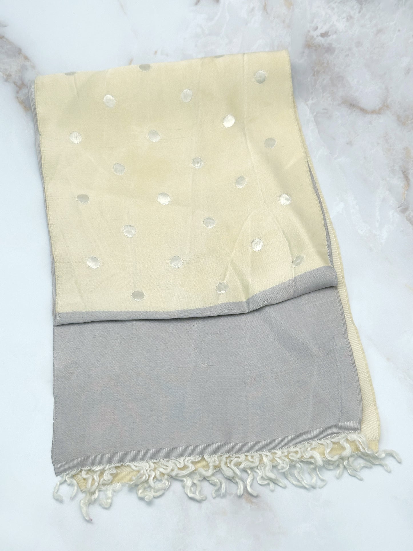 Vintage Seidenschal Tupfen Grau Beige