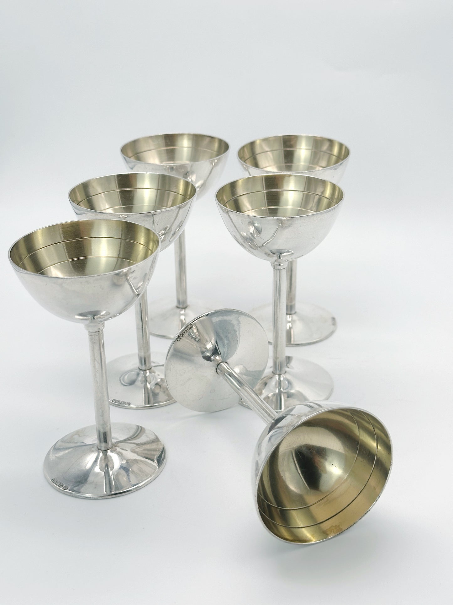 Exquisite Likörschalen von Pöhler