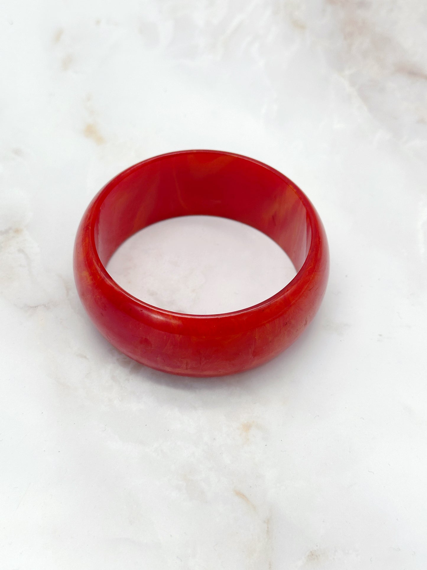 Vintage Lucite Armreif Rot