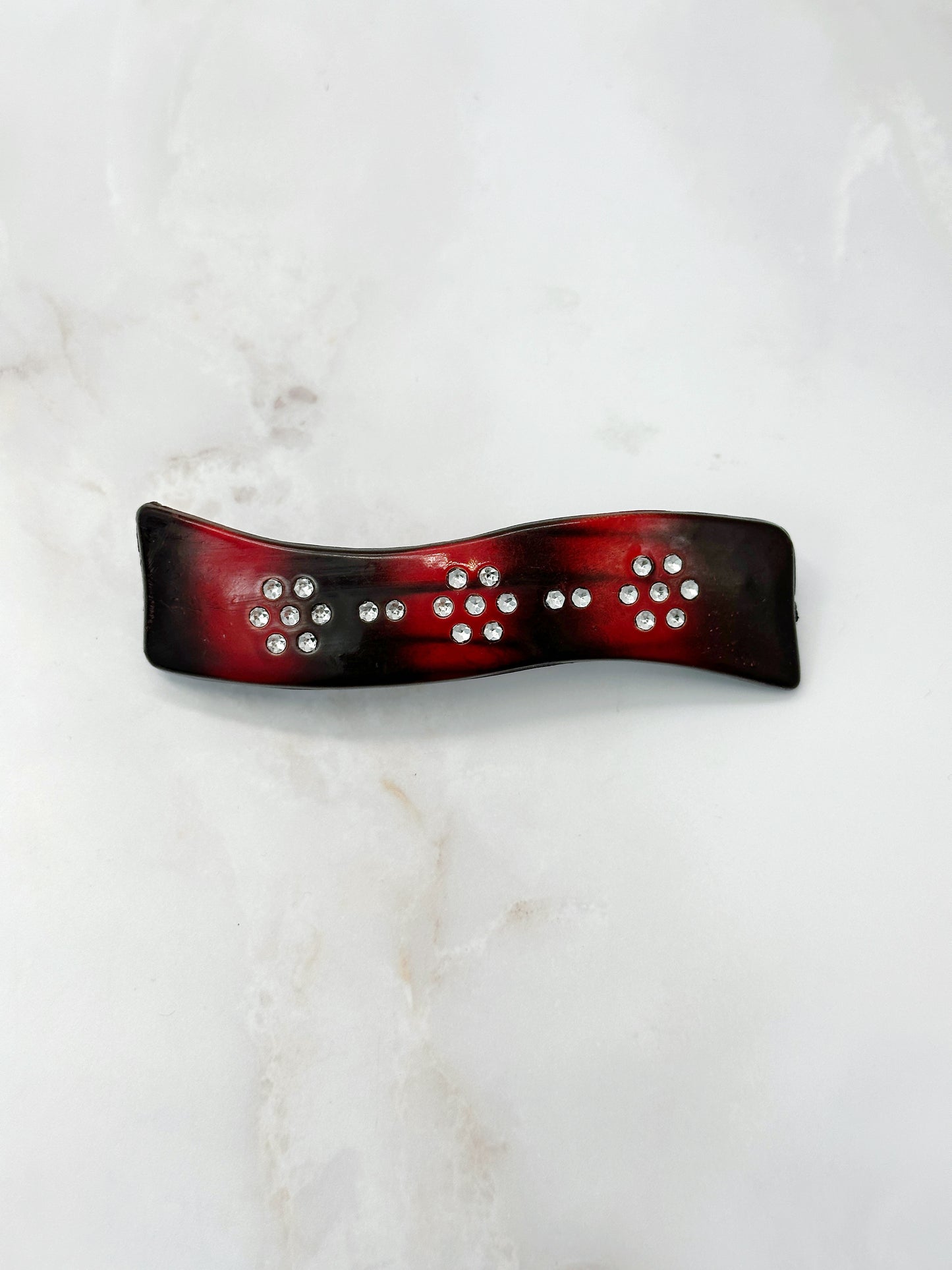 Funkelnde Haarspange in Wellenform mit Strass
