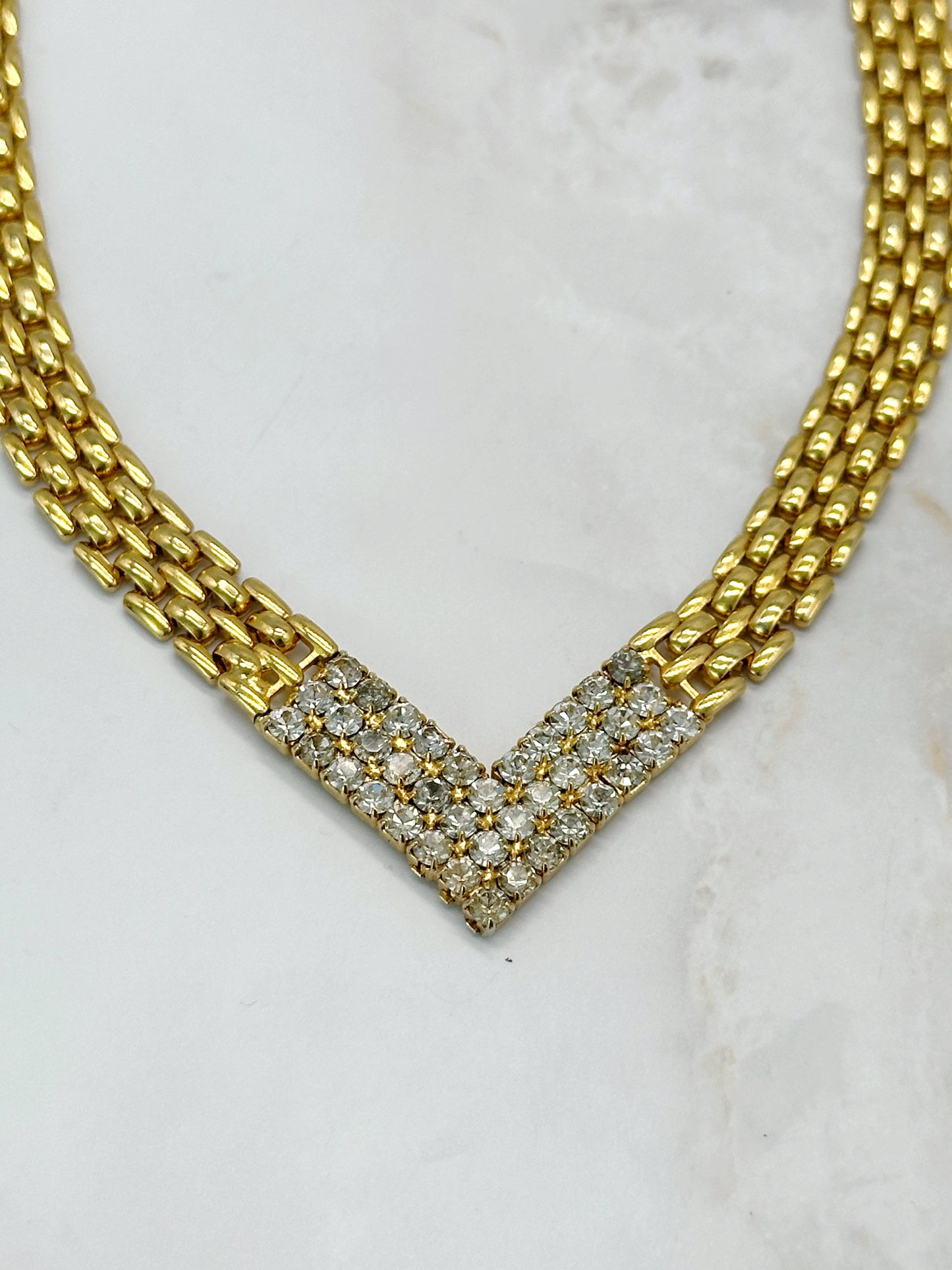 Vintage Halskette V vergoldet mit Strass