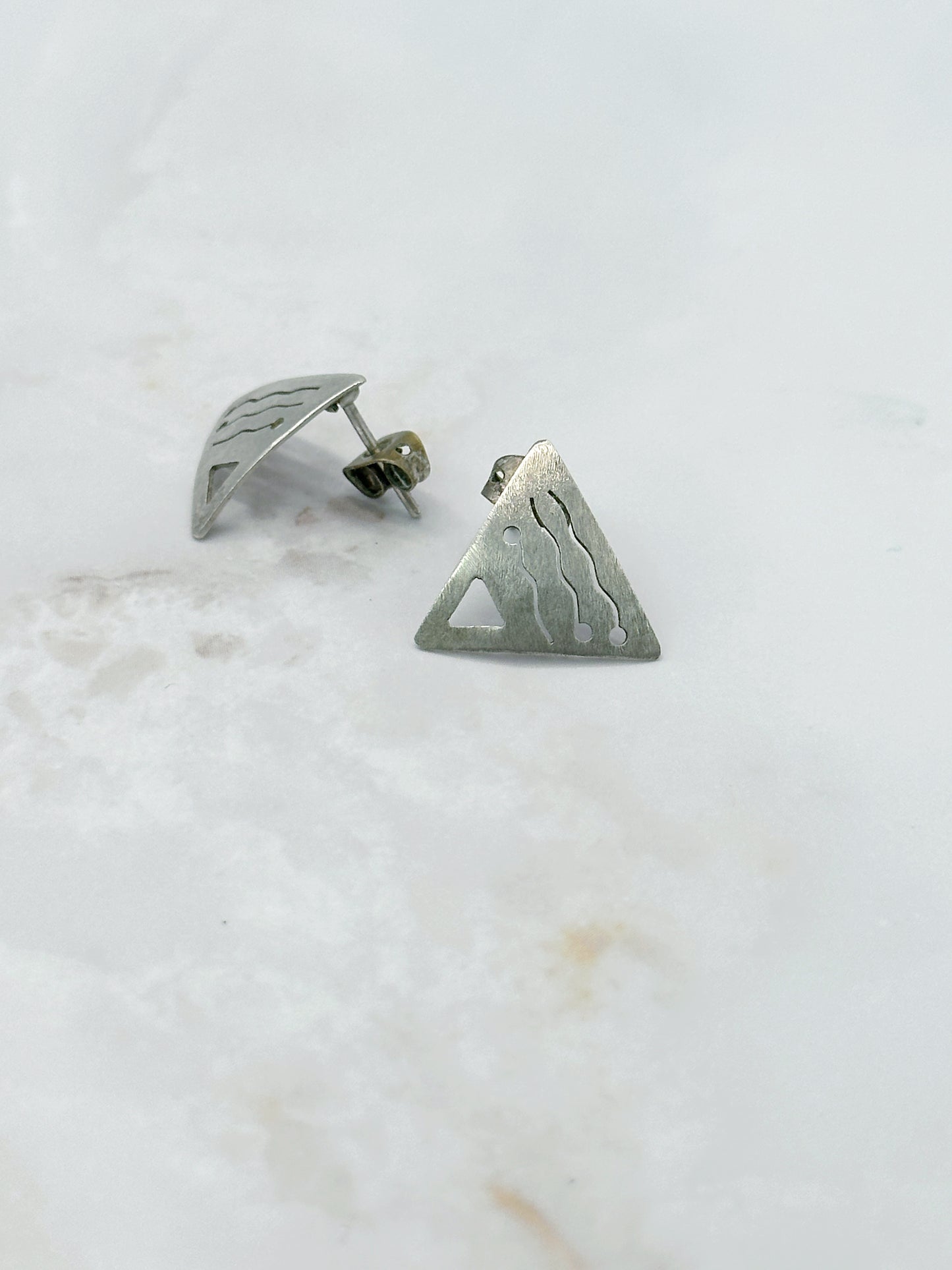 Minimalistische Ohrstecker Silber Dreieck Geometrisch