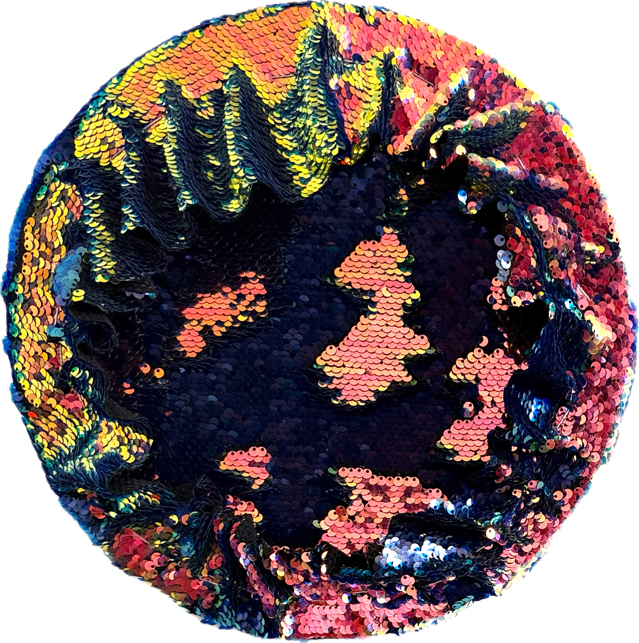 Amelie Goetzl aus der Serie: CIRCLES, 2025 Wendepaillettenstoff bearbeitet auf Keilrahmen