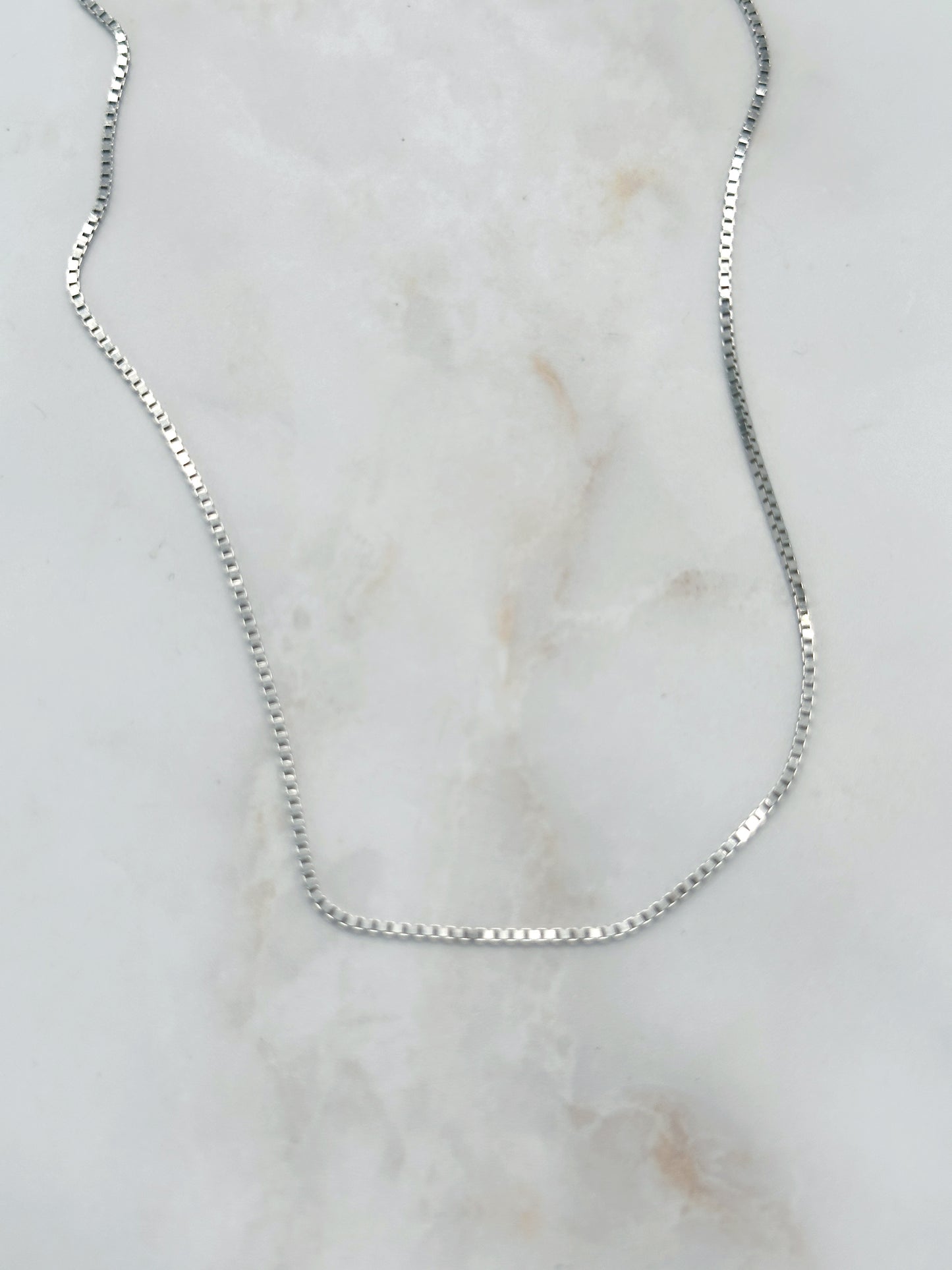 Elegante 585 Weißgold Kette – Zart und Vielseitig