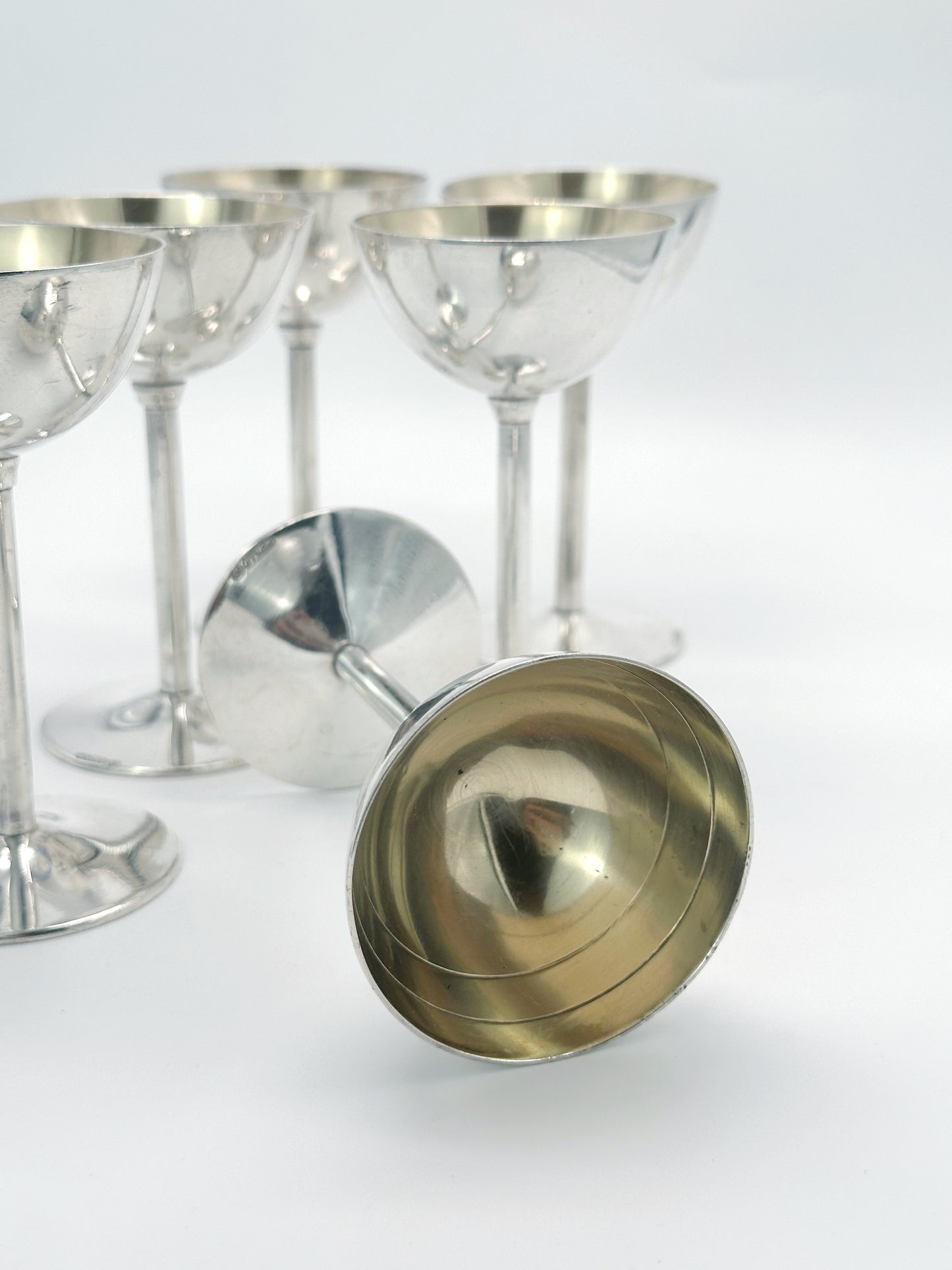 Exquisite Likörschalen von Pöhler