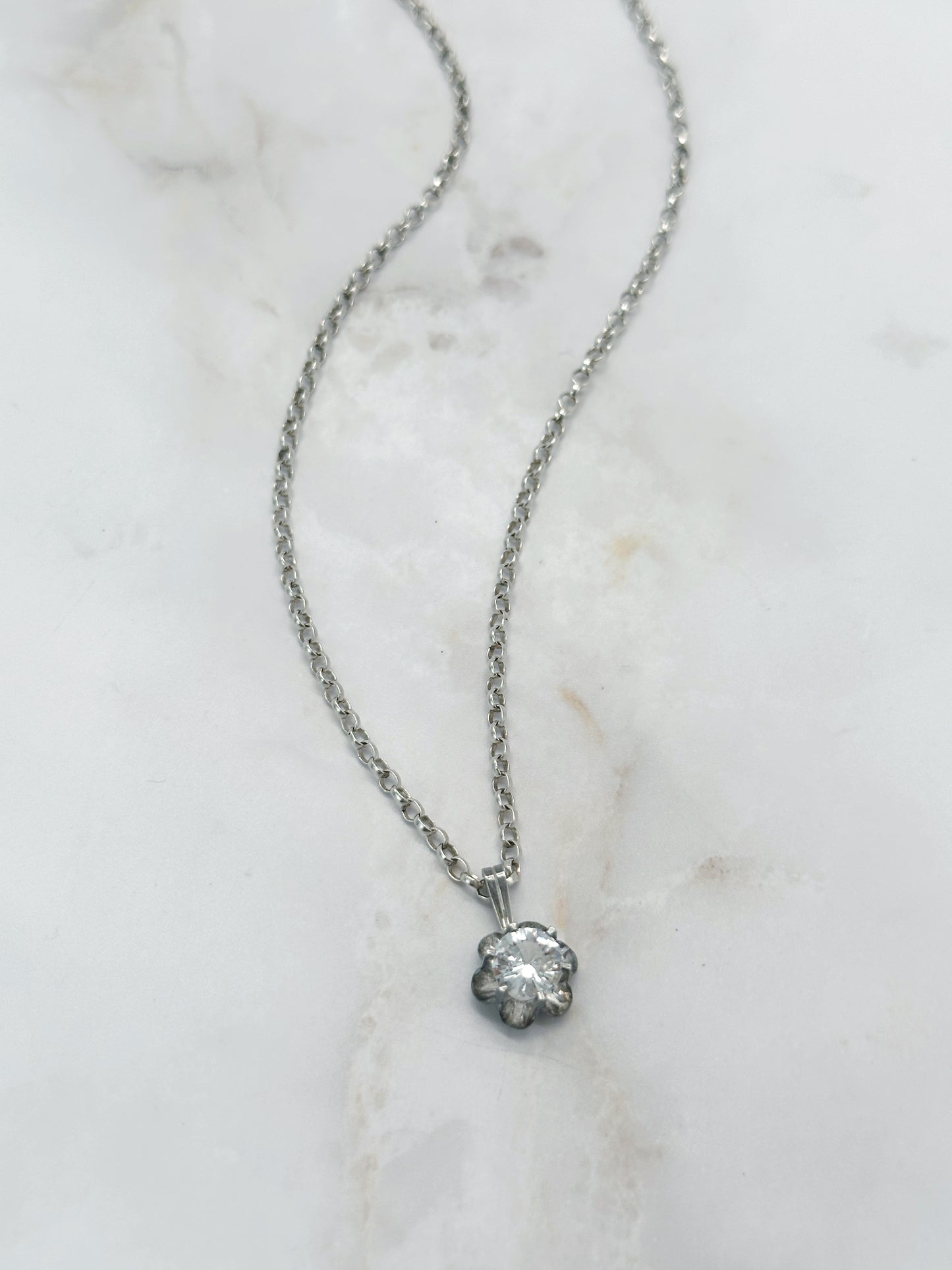 Zarte 835 Silber Erbskette mit Bergkristall-Anhänger