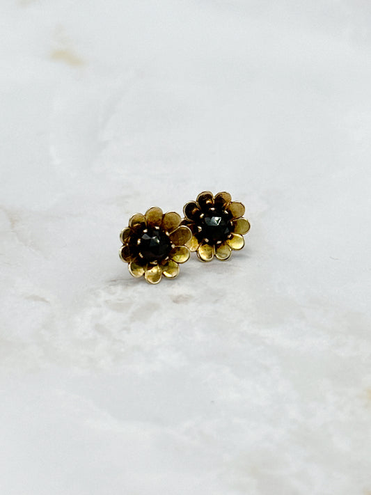 Gold Ohrstecker Blumenform mit Granat