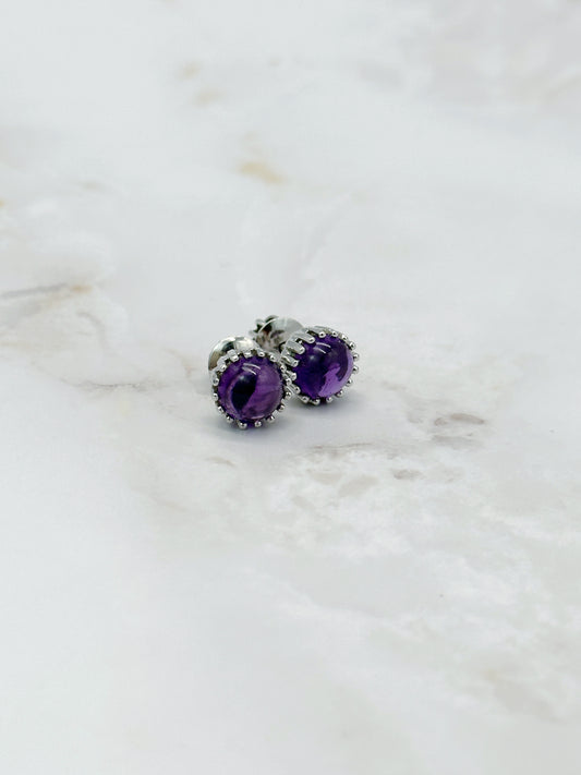 Elegante Amethyst Ohrstecker 585 Weißgold Cabochon