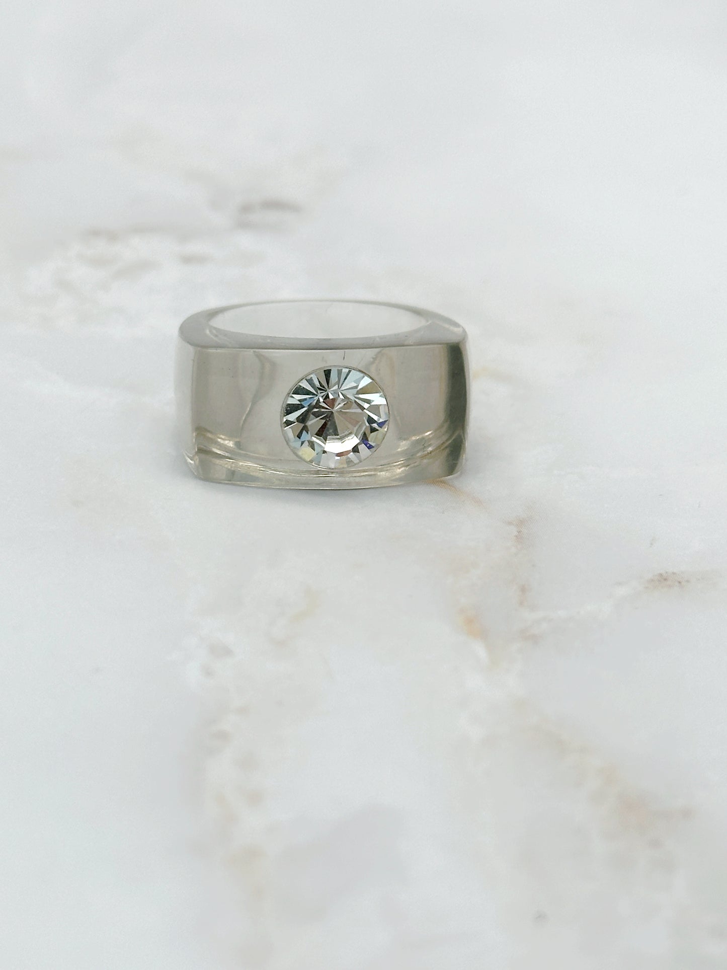 Vintage Plexiglas Ring mit Strass