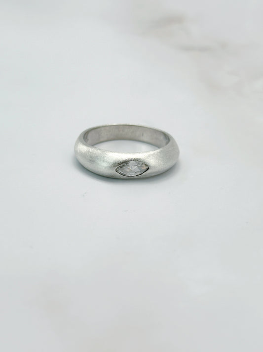 Vintage Ring mit Glaskristallnavette