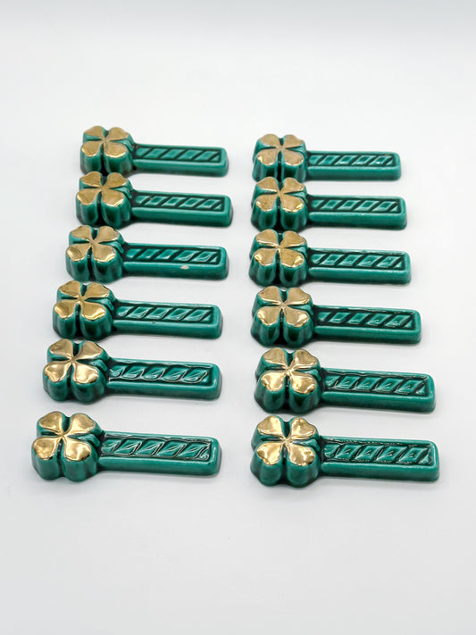 Französische Vintage Messerbänkchen Keramik Kleeblatt 12er Set